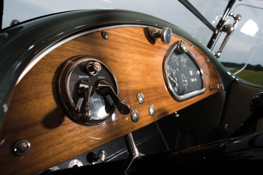 Панель приборов Marmon Model 34C Sport Speedster 1924 года  (фото 27 из 30)
